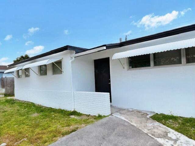 Property for Sale at 5720 Parke Avenue, West Palm Beach, Palm Beach County, Florida - Bedrooms: 3 
Bathrooms: 2  - $479,000