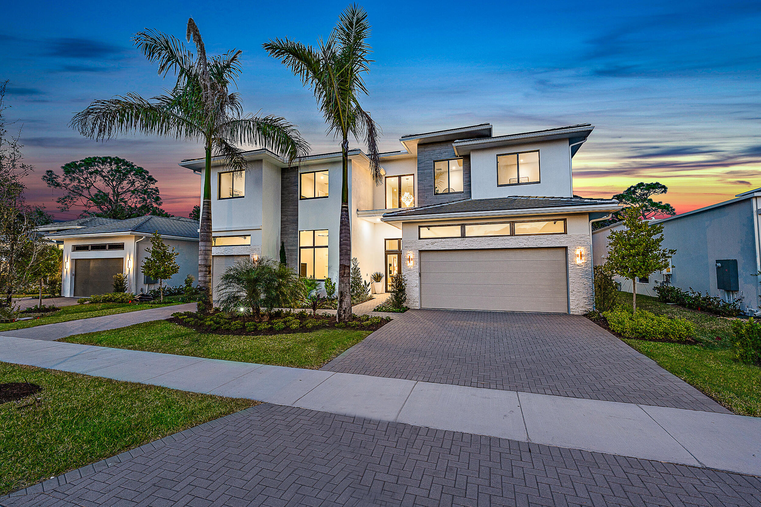 Property for Sale at 18480 Symphony Court, Jupiter, Palm Beach County, Florida - Bedrooms: 5 
Bathrooms: 5  - $2,900,000