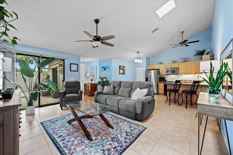 Photo of 5261 Eagle Lake Drive, Palm Beach Gardens, FL 33418 (MLS # RX-11129020)
