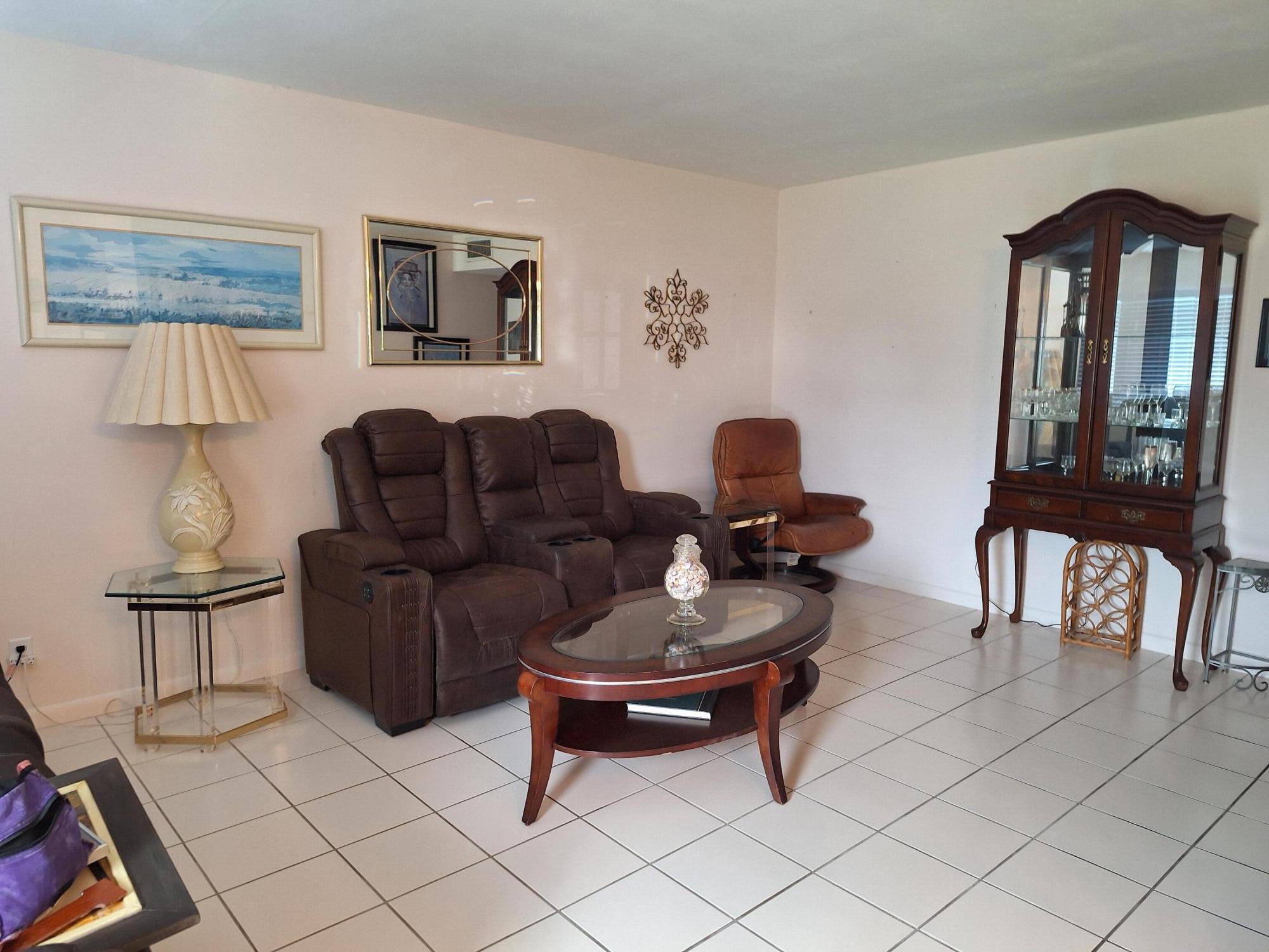 127 Dorchester F Club, West Palm Beach, Palm Beach County, Florida - 2 Bedrooms  
1.5 Bathrooms - 