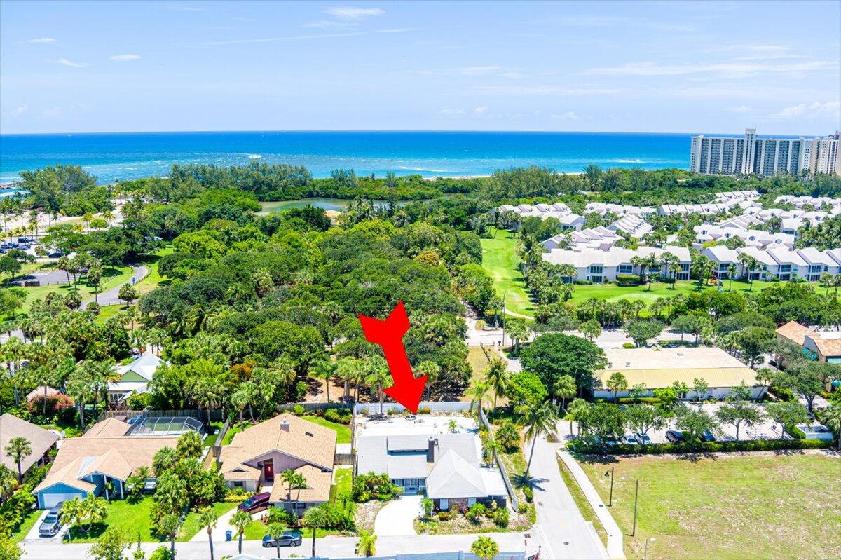 901 Sandy Oaks Drive, Jupiter, Palm Beach County, Florida - 3 Bedrooms  
2 Bathrooms - 