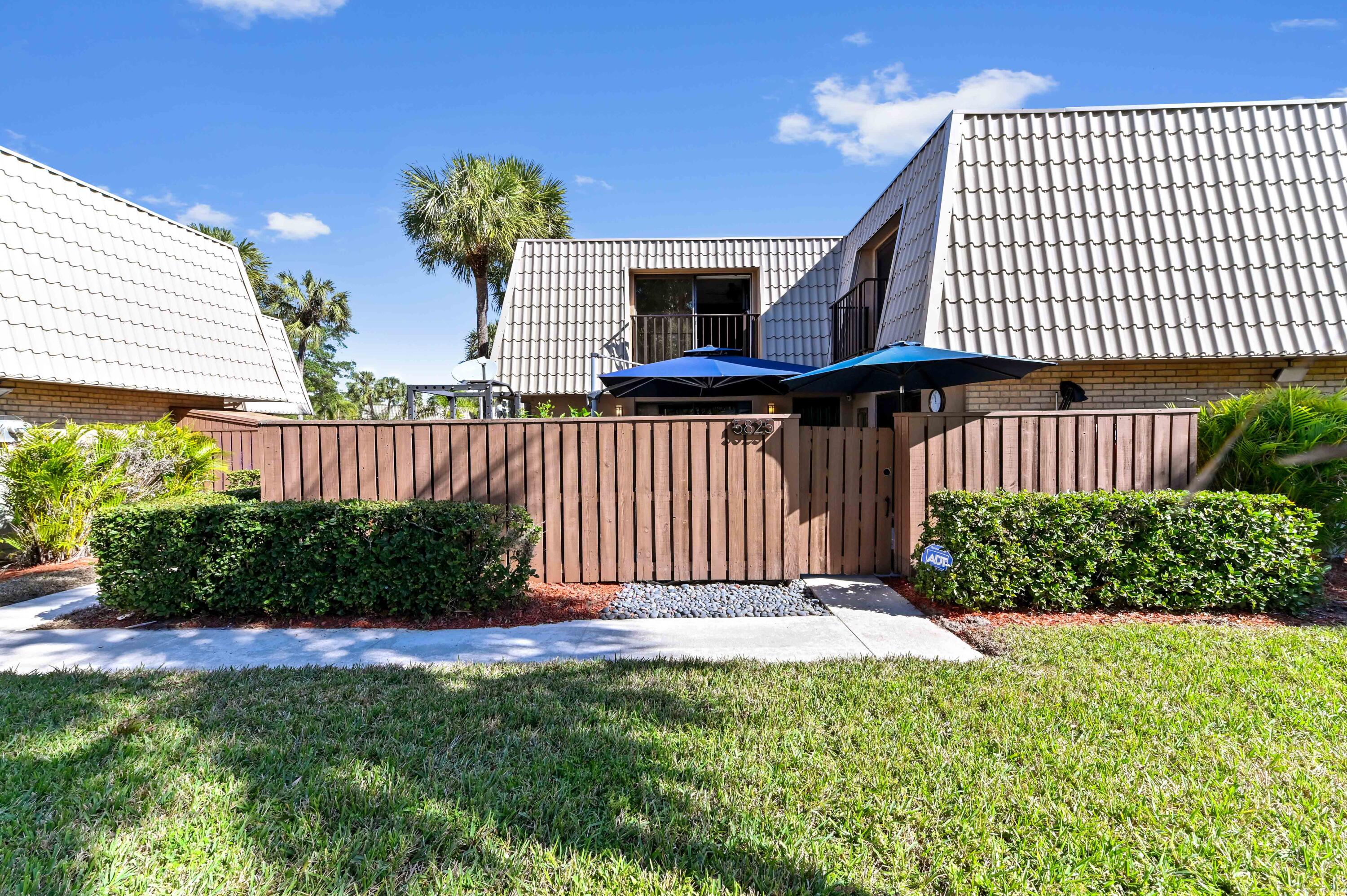 Property for Sale at 5825 58th Way, West Palm Beach, Palm Beach County, Florida - Bedrooms: 2 
Bathrooms: 2.5  - $250,000