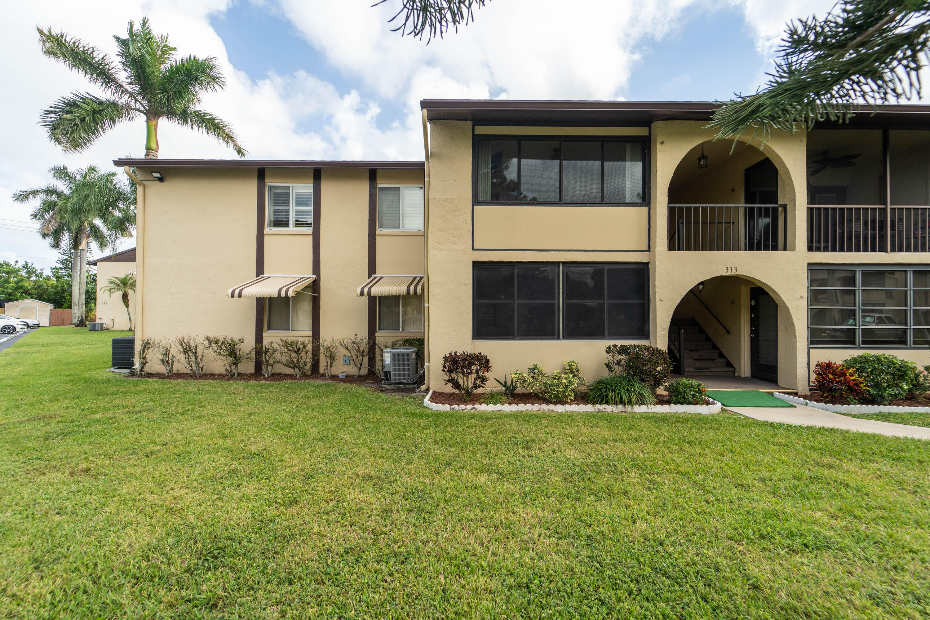 313 Pine Ridge Circle A-1, Greenacres, Palm Beach County, Florida - 2 Bedrooms  
1 Bathrooms - 