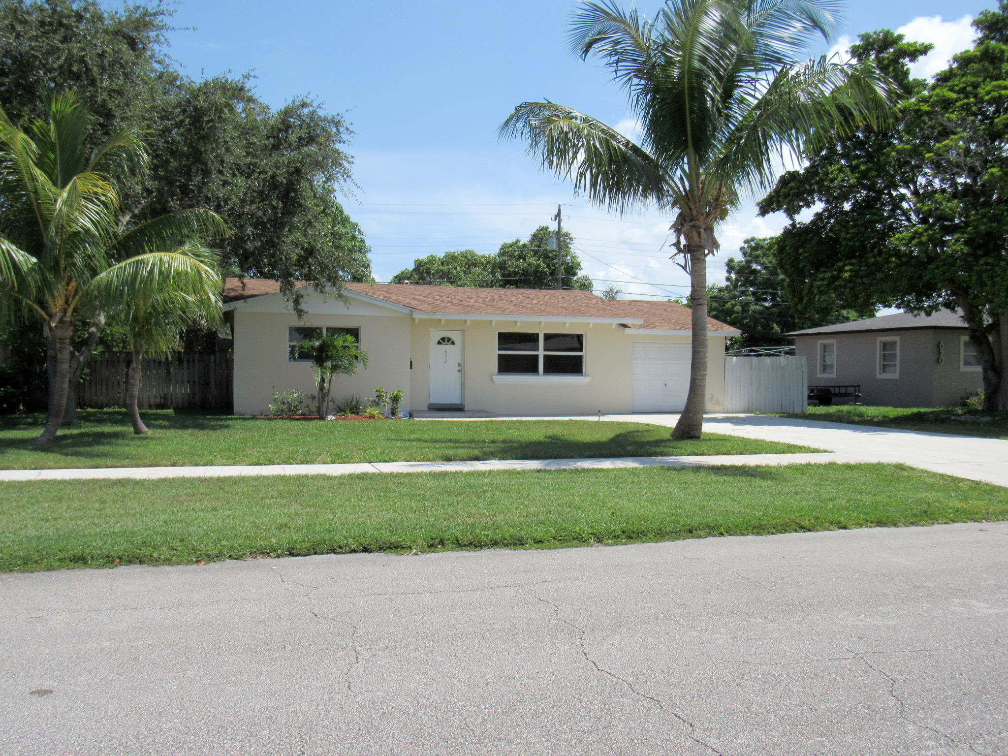 Photo 1 of 622 Hawthorne Drive, Lake Park, Florida, $259,000, Web #: 10639487