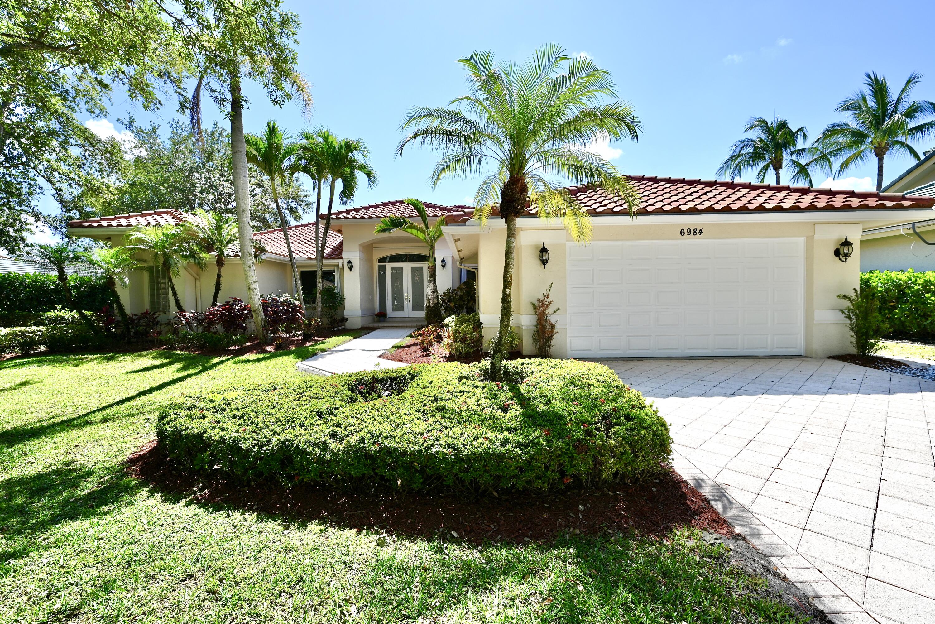 Property for Sale at 6984 Cypress Cove Circle, Jupiter, Palm Beach County, Florida - Bedrooms: 4 
Bathrooms: 3.5  - $1,199,000