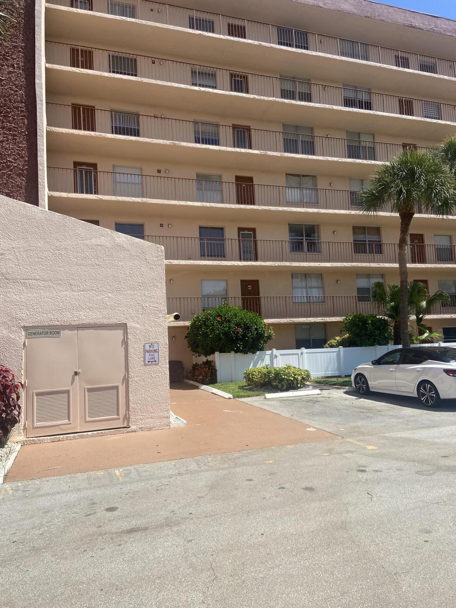 14527 Bonaire Boulevard 507, Delray Beach, Palm Beach County, Florida - 2 Bedrooms  
2 Bathrooms - 
