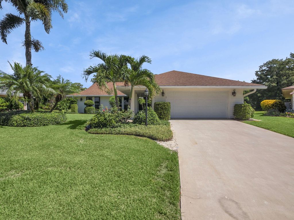Photo of 8165 SE Cypress Point Place, Hobe Sound, FL 33455 (MLS # RX-11117656)