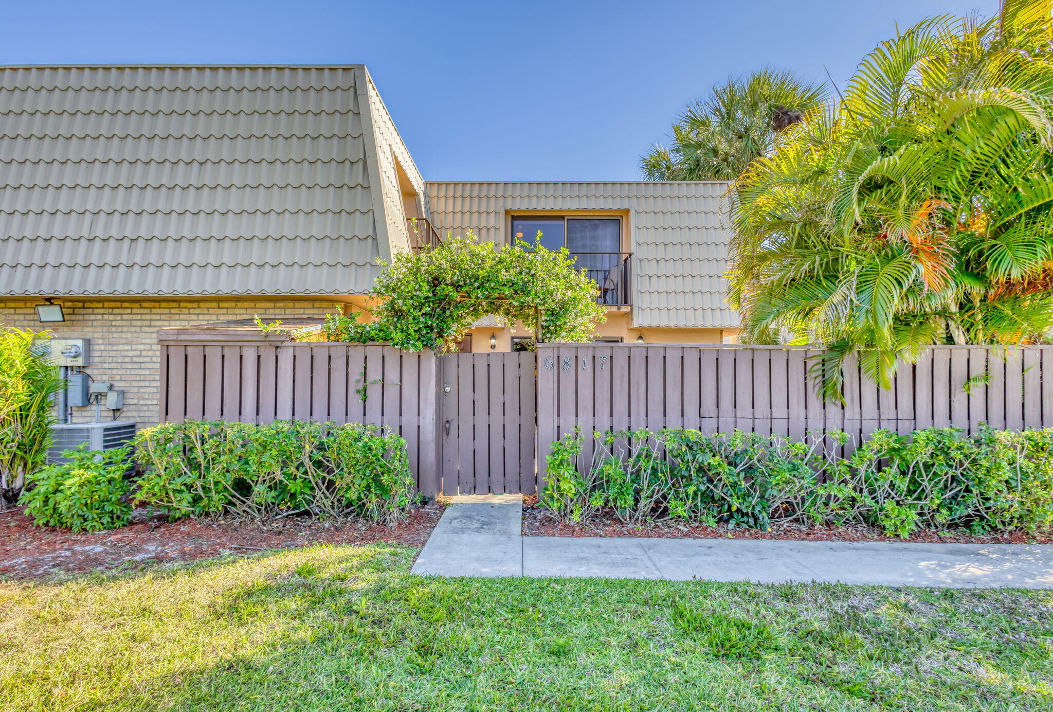 Property for Sale at 6817 68th Way, West Palm Beach, Palm Beach County, Florida - Bedrooms: 2 
Bathrooms: 2.5  - $260,000