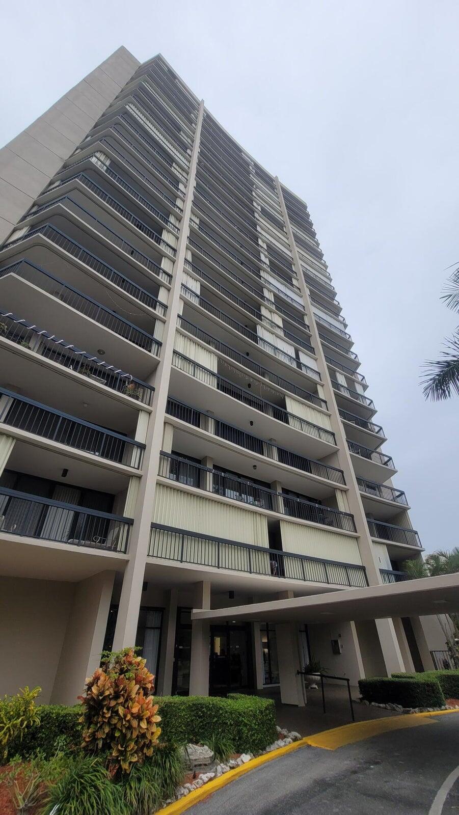 2425 Presidential Way 402, West Palm Beach, Palm Beach County, Florida - 2 Bedrooms  
2 Bathrooms - 