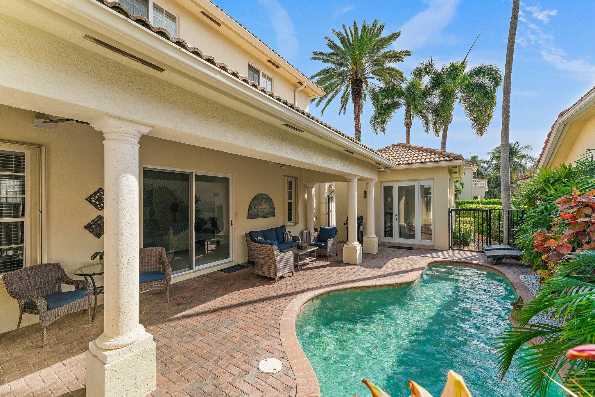 715 Lyford Cay Drive, North Palm Beach, Miami-Dade County, Florida - 5 Bedrooms  
4.5 Bathrooms - 