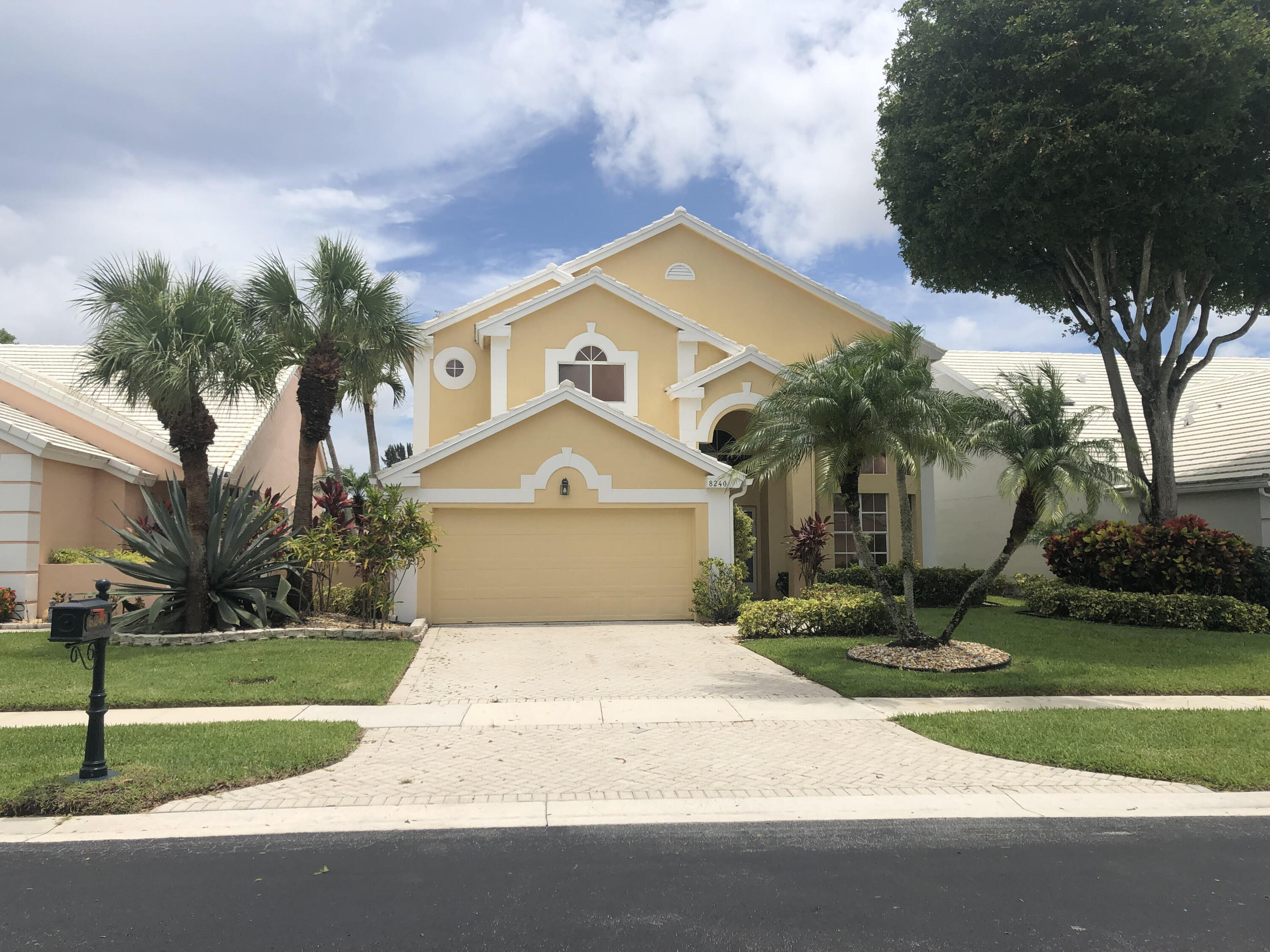 8240 Horseshoe Bay Road, Boynton Beach, Palm Beach County, Florida - 3 Bedrooms  
2.5 Bathrooms - 