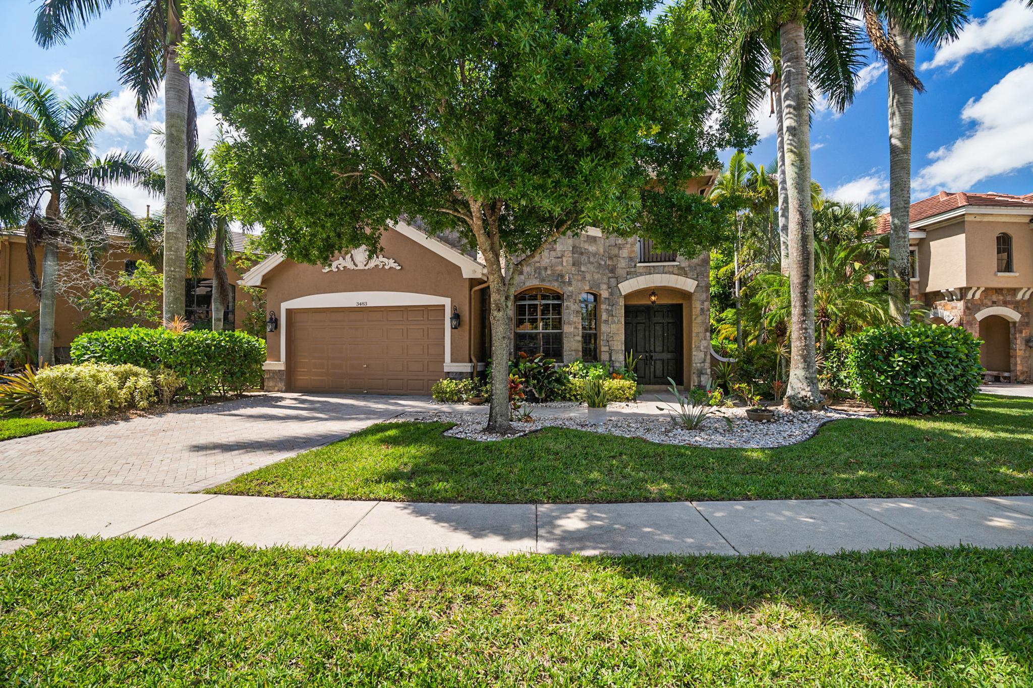 3483 Collonade Drive, Wellington, Palm Beach County, Florida - 5 Bedrooms  
3.5 Bathrooms - 