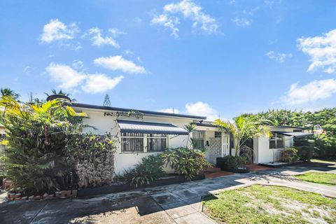 Photo of 244 Walton Boulevard, West Palm Beach, FL 33405 (MLS # RX-11126755)
