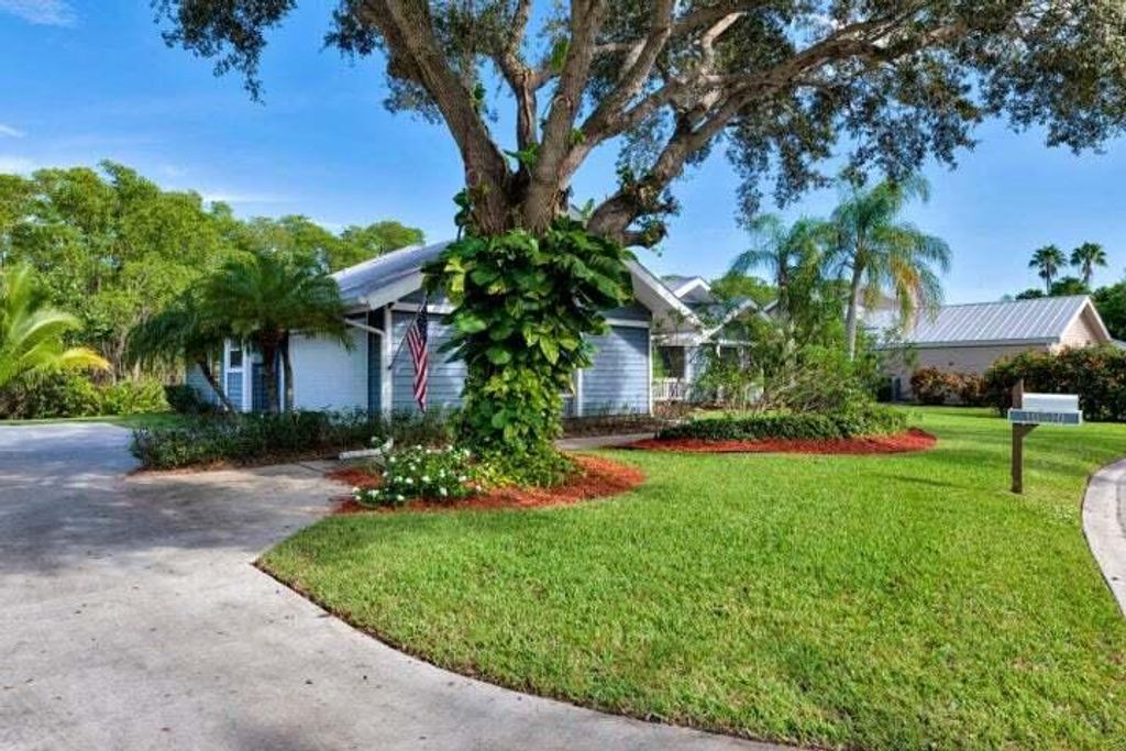 Photo of 10510 SE Jupiter Narrows Drive, Hobe Sound, FL 33455 (MLS # RX-11094868)