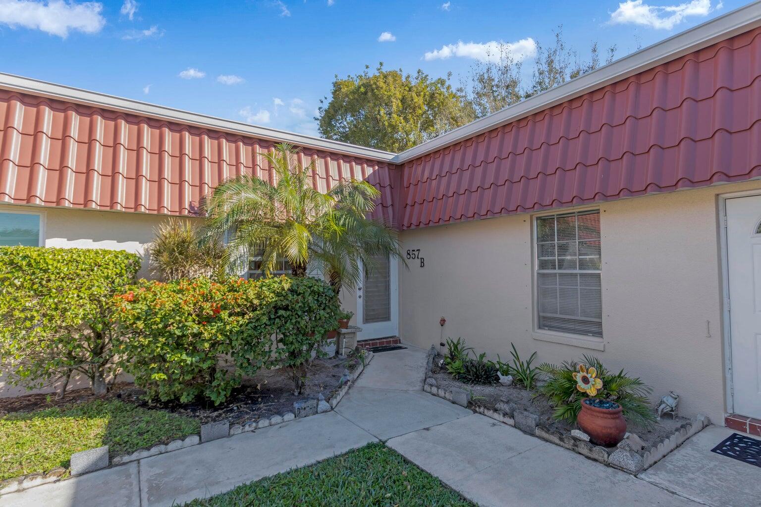 857 Worcester Lane B, Lake Worth, Palm Beach County, Florida - 2 Bedrooms  
2 Bathrooms - 