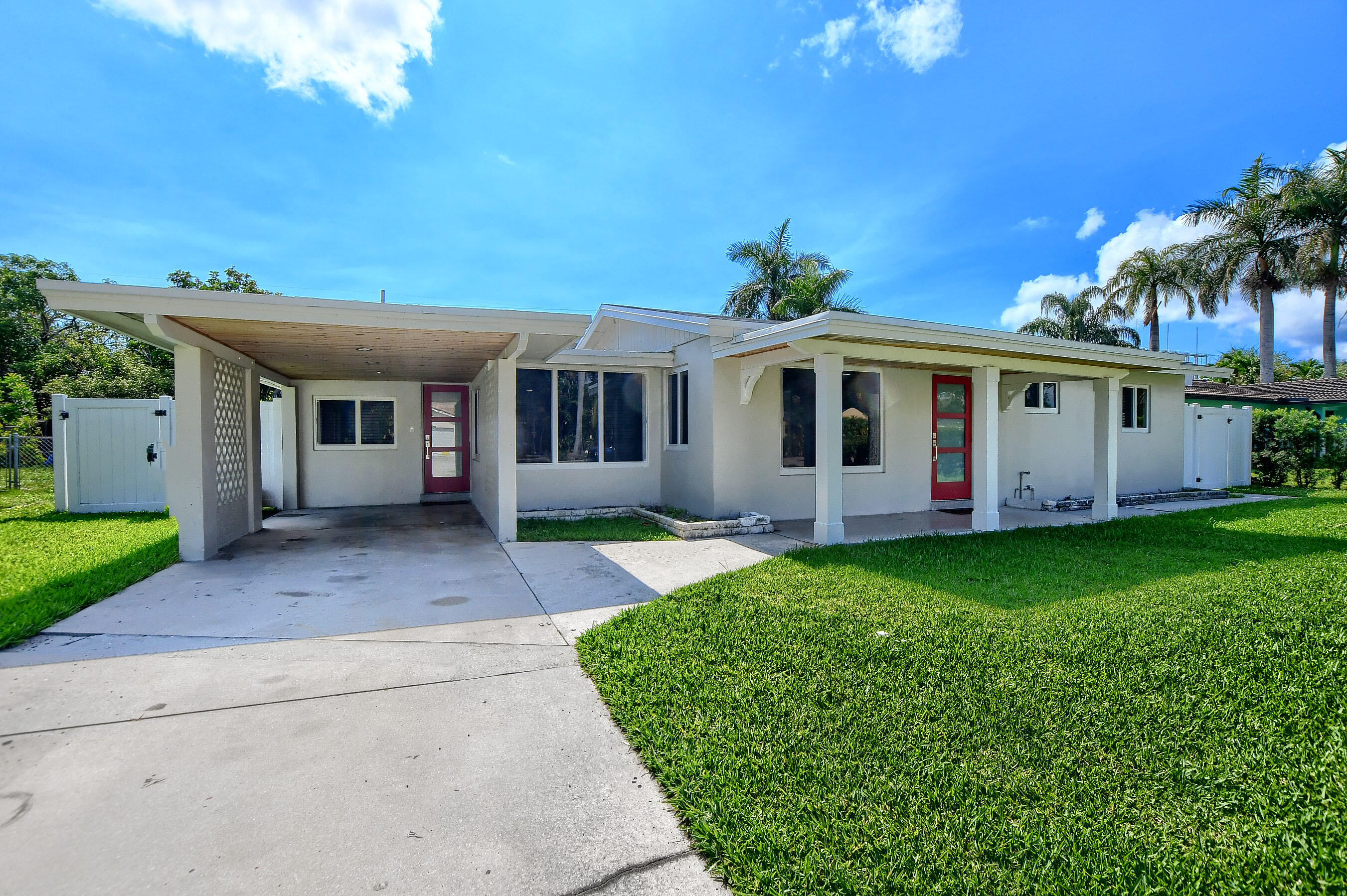 126 Nw 3rd Court, Boca Raton, Palm Beach County, Florida - 4 Bedrooms  
2 Bathrooms - 
