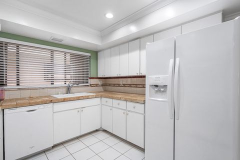 Tiny photo for 3650 N 36th Avenue #70, Hollywood, FL 33021 (MLS # RX-11124223)