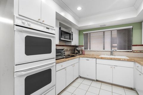 Tiny photo for 3650 N 36th Avenue #70, Hollywood, FL 33021 (MLS # RX-11124223)