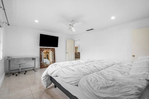 Tiny photo for 3650 N 36th Avenue #70, Hollywood, FL 33021 (MLS # RX-11124223)