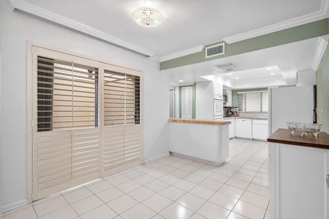 Tiny photo for 3650 N 36th Avenue #70, Hollywood, FL 33021 (MLS # RX-11124223)