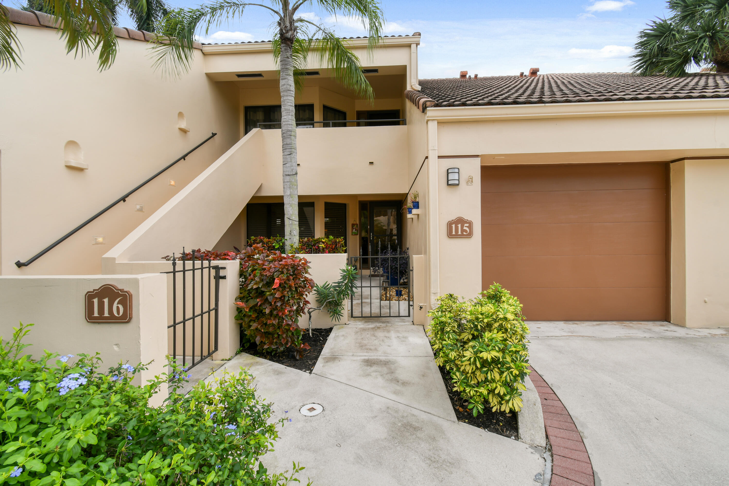 Property for Sale at 115 Waterview Drive 1150, Palm Beach Gardens, Palm Beach County, Florida - Bedrooms: 2 
Bathrooms: 2  - $399,000