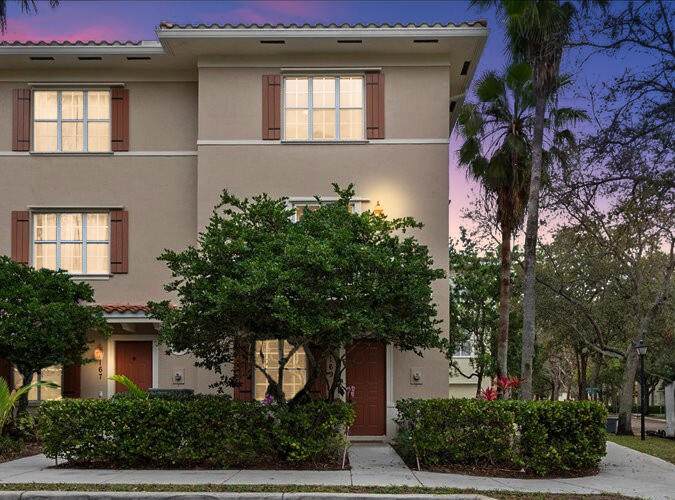Property for Sale at 169 W Indian Crossing Circle, Jupiter, Palm Beach County, Florida - Bedrooms: 3 
Bathrooms: 3.5  - $539,000