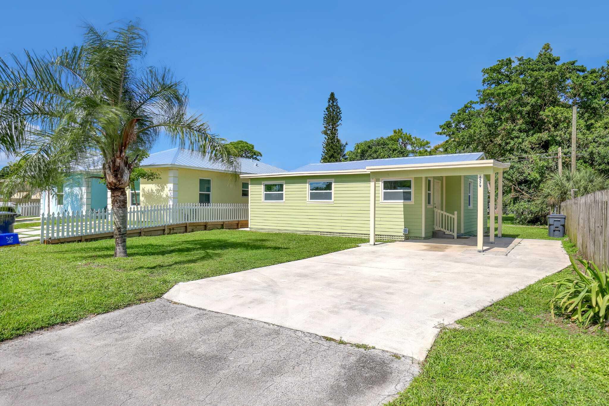 4579 Cambridge Street, Lake Worth, Palm Beach County, Florida - 2 Bedrooms  
1 Bathrooms - 