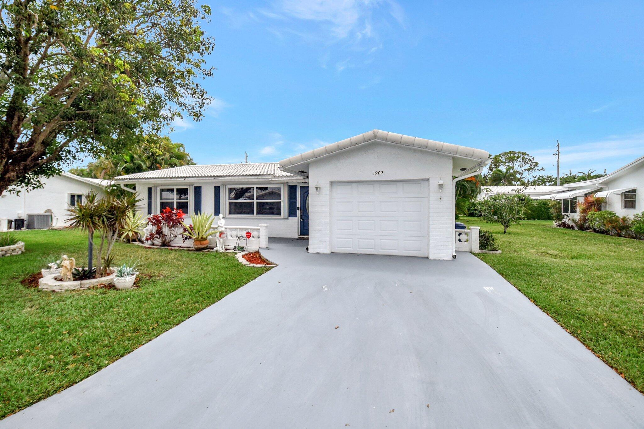 1902 Sw 22nd Avenue, Boynton Beach, Palm Beach County, Florida - 2 Bedrooms  
2 Bathrooms - 