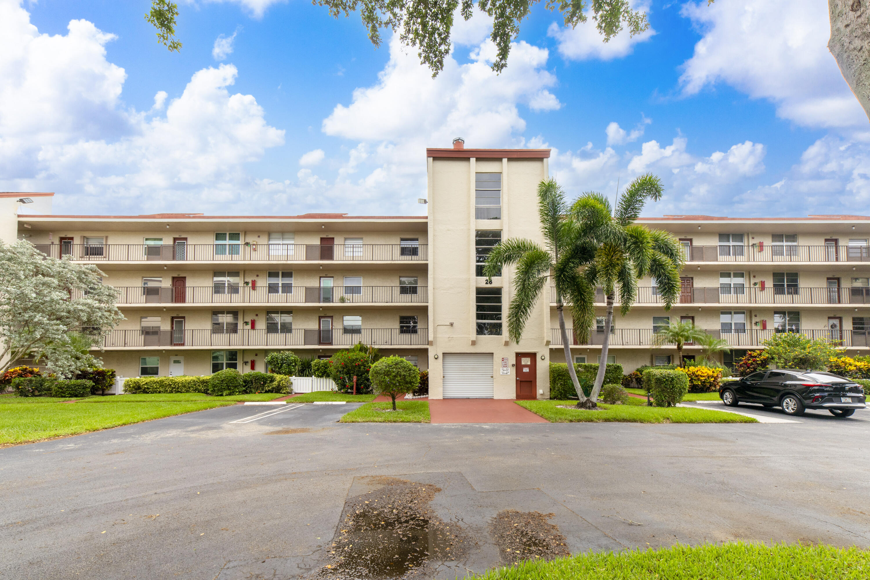 Property for Sale at 26 Abbey Lane 304, Delray Beach, Palm Beach County, Florida - Bedrooms: 1 
Bathrooms: 2  - $155,000