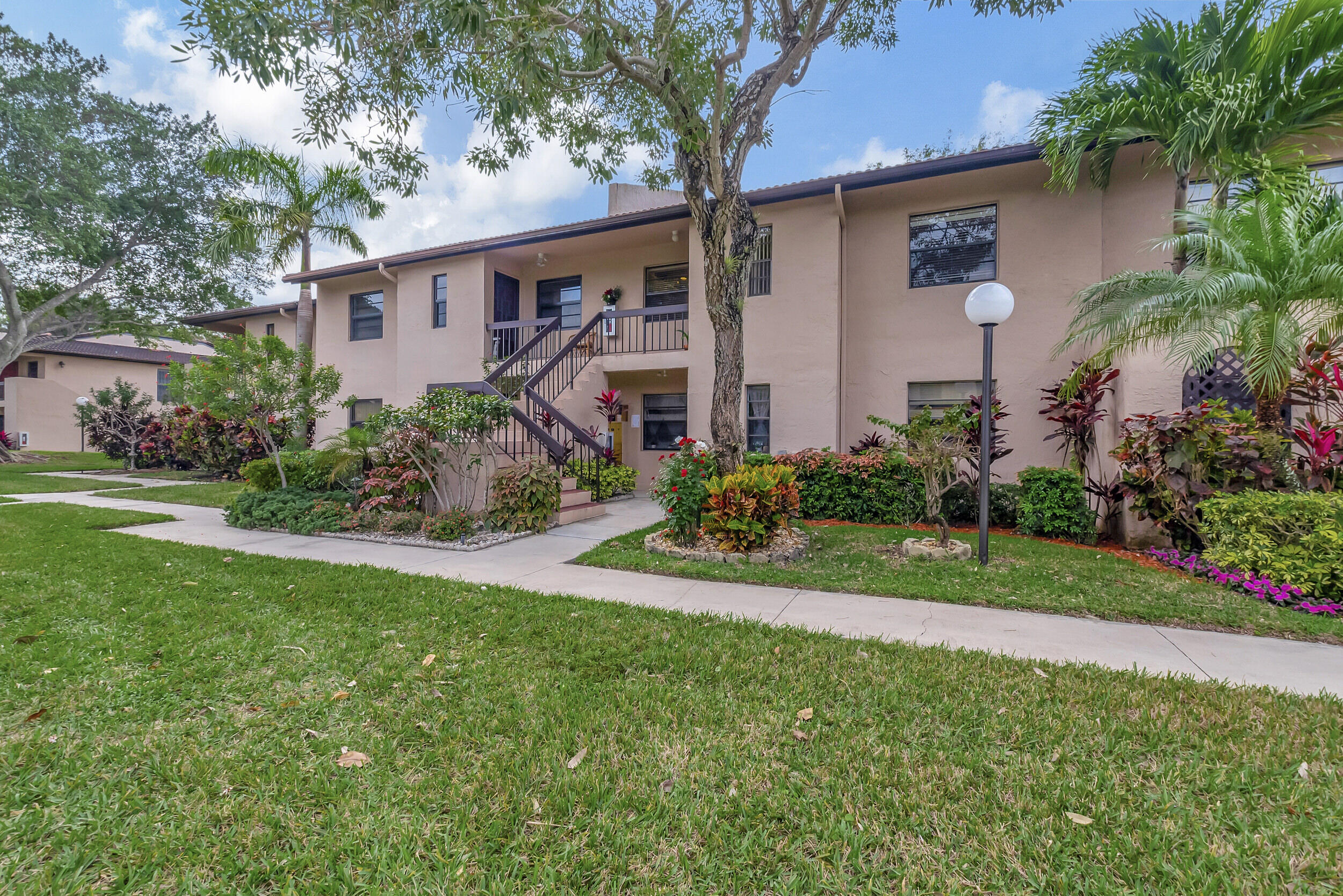 Property for Sale at 9276 Vista Del Lago 30F, Boca Raton, Palm Beach County, Florida - Bedrooms: 2 
Bathrooms: 2  - $295,000