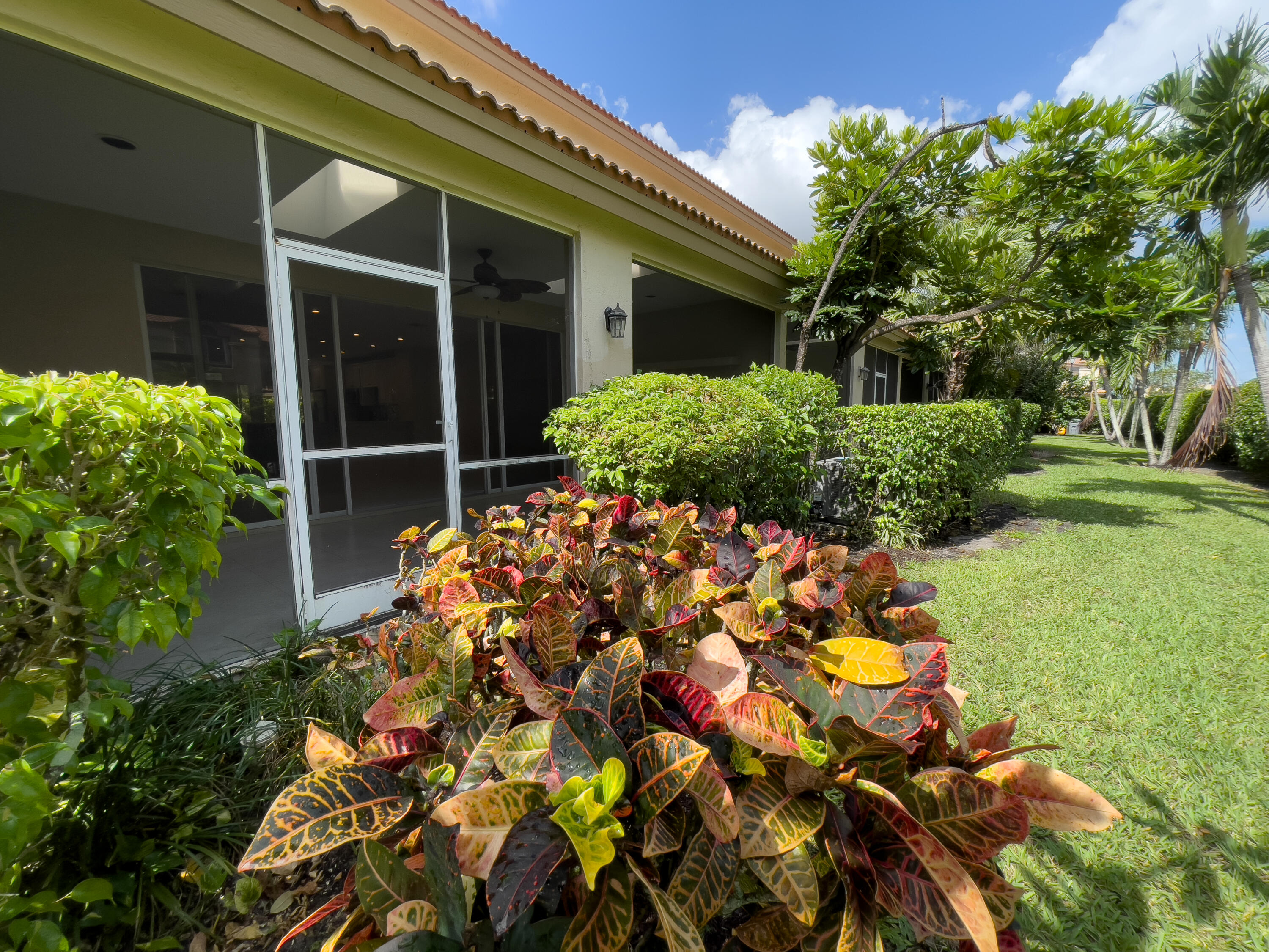 Property for Sale at 6817 Via Regina, Boca Raton, Palm Beach County, Florida - Bedrooms: 3 
Bathrooms: 2.5  - $595,000
