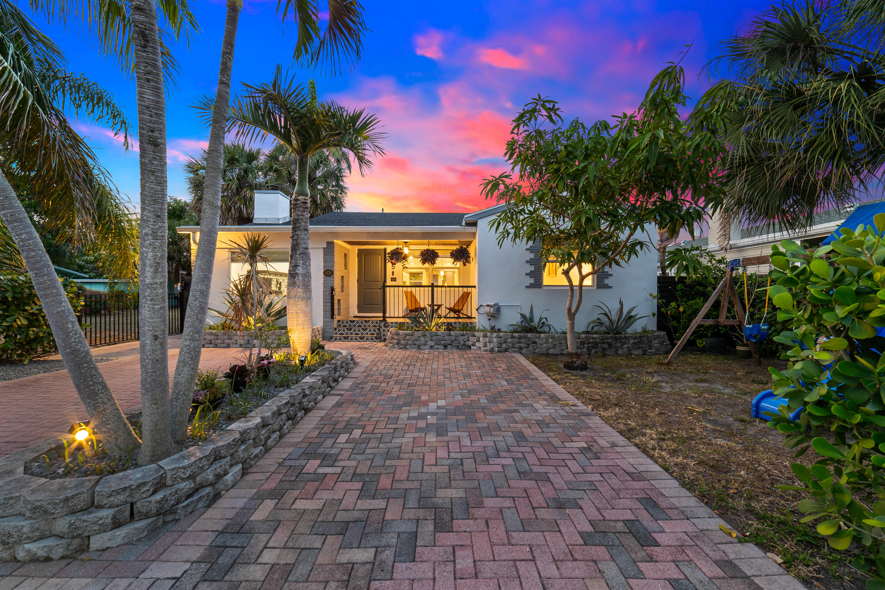 425 32nd Street, West Palm Beach, Palm Beach County, Florida - 4 Bedrooms  
3 Bathrooms - 