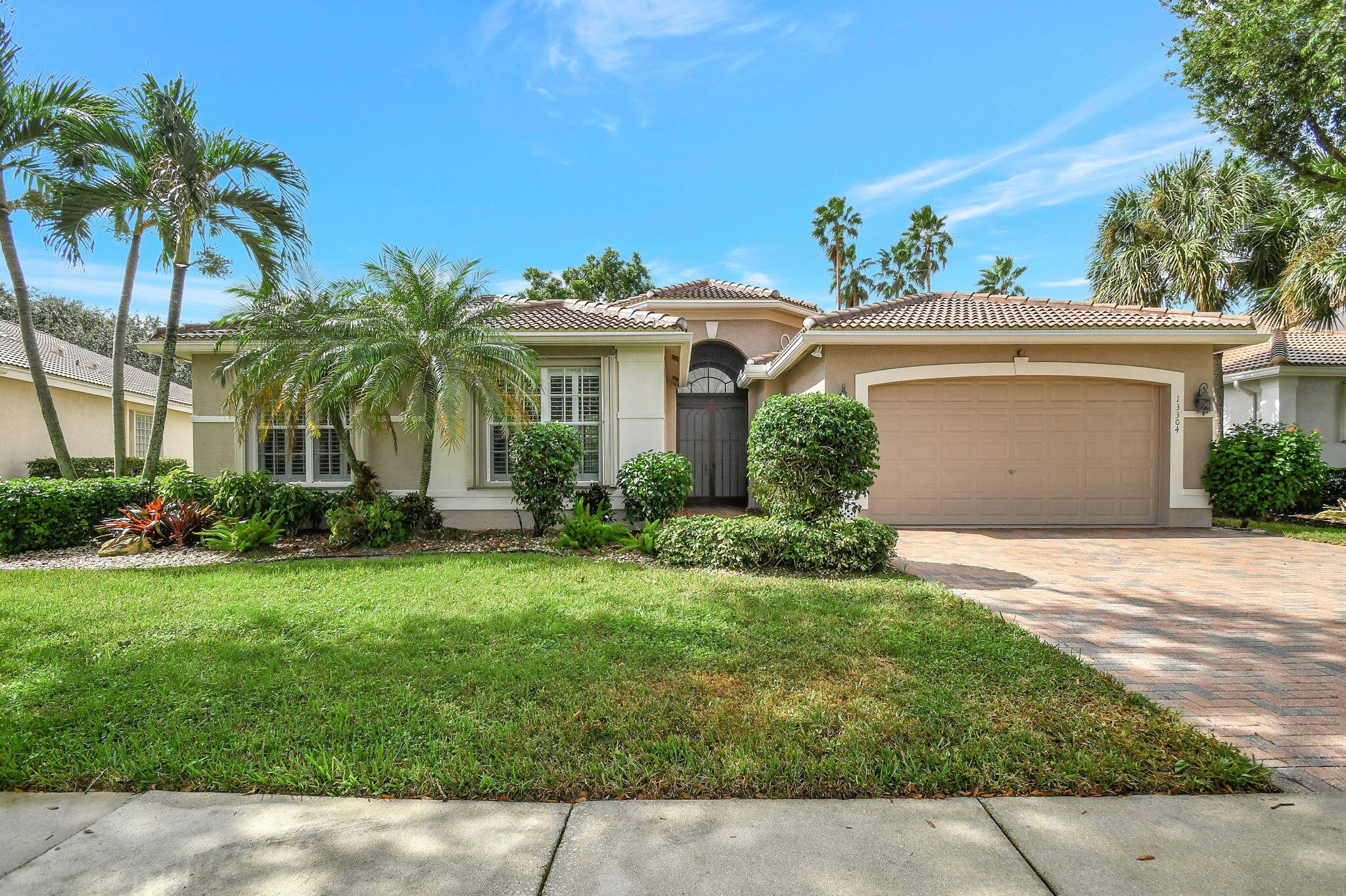 13304 Alhambra Lake Circle, Delray Beach, Palm Beach County, Florida - 4 Bedrooms  
2.5 Bathrooms - 