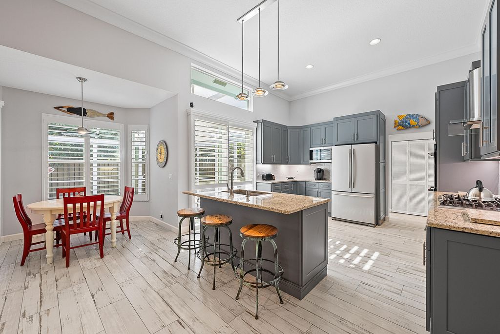 Photo of 271 Eagleton Estate Boulevard, Palm Beach Gardens, FL 33418 (MLS # RX-11103063)