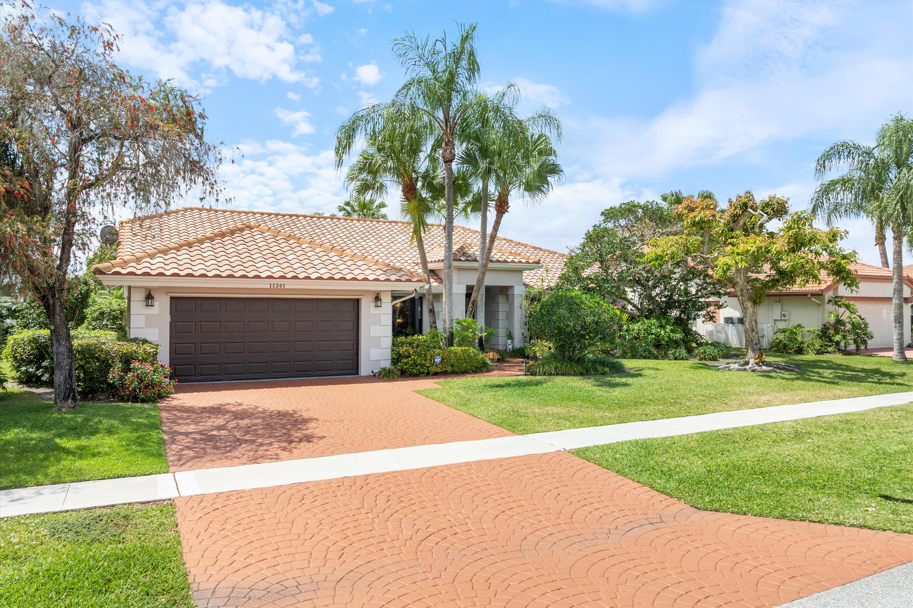 11241 Island Lakes Lane, Boca Raton, Palm Beach County, Florida - 4 Bedrooms  
2.5 Bathrooms - 
