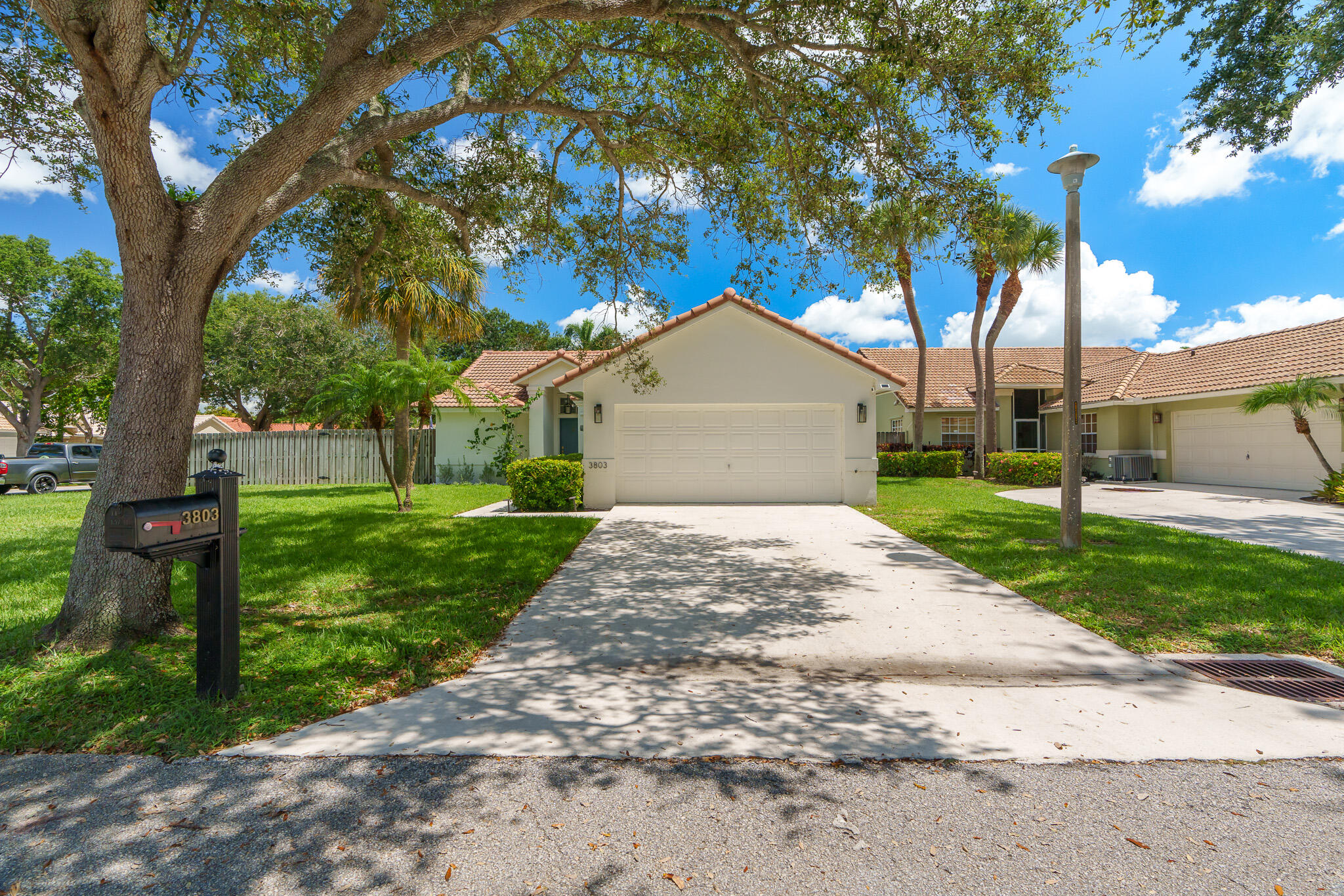 Property for Sale at 3803 S Lancewood Place, Delray Beach, Palm Beach County, Florida - Bedrooms: 3 
Bathrooms: 2  - $570,000