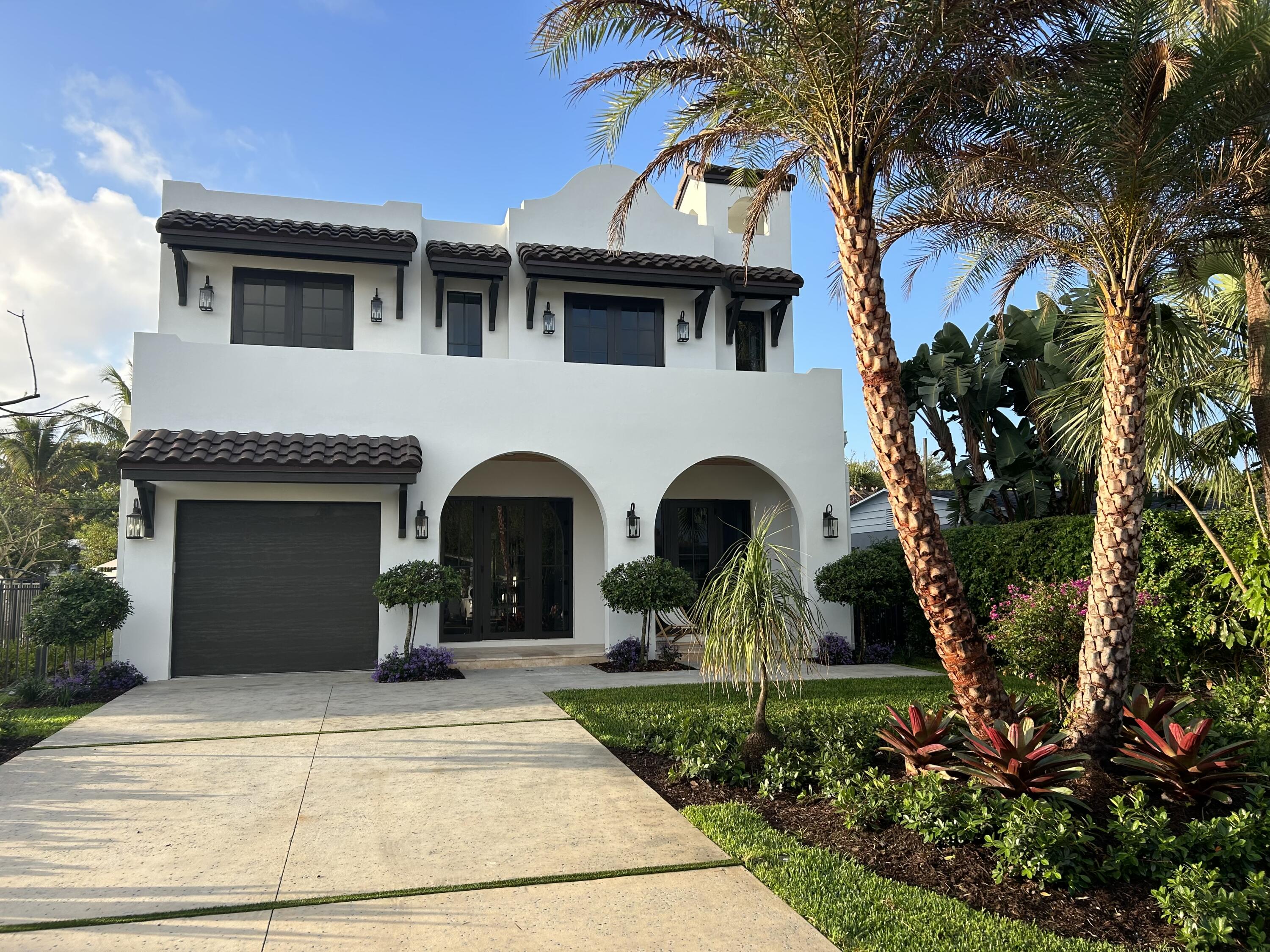 Property for Sale at 226 Ne 11th Street, Delray Beach, Palm Beach County, Florida - Bedrooms: 4 
Bathrooms: 3.5  - $2,595,000