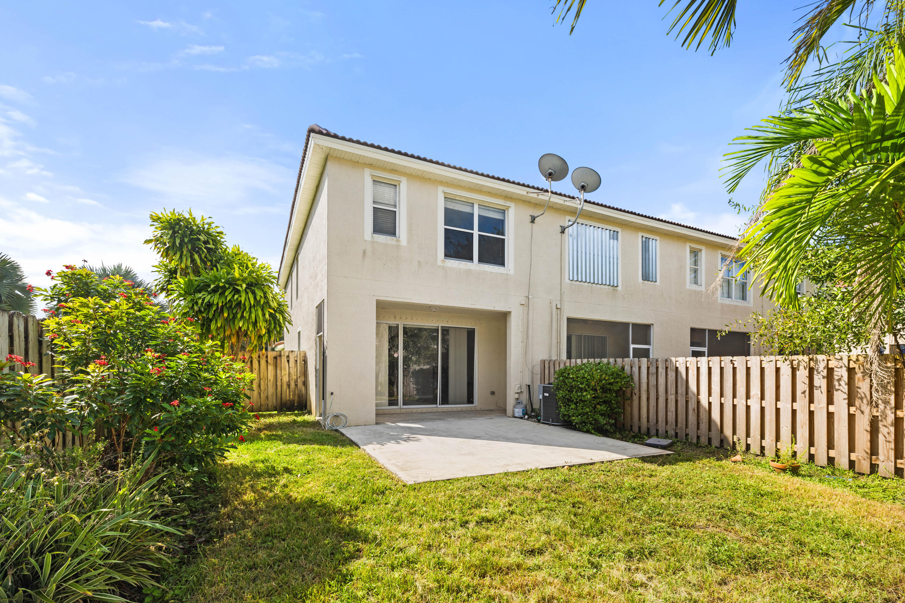 9651 Lago Drive, Boynton Beach, Palm Beach County, Florida - 3 Bedrooms  
2.5 Bathrooms - 