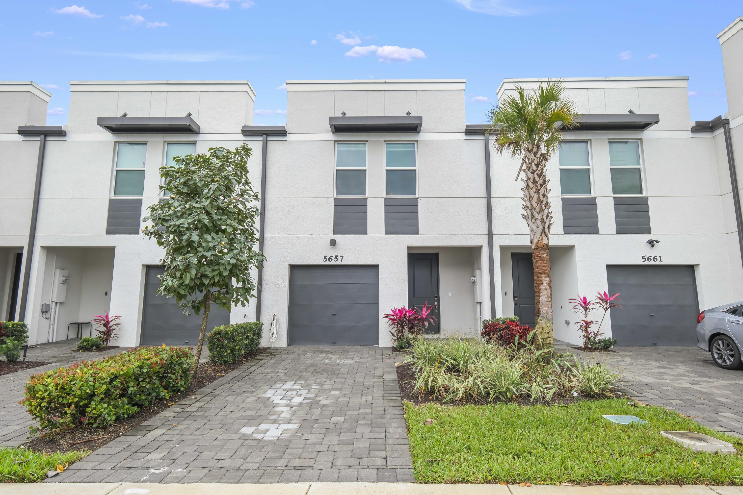 Property for Sale at 5657 Mentmore Drive, West Palm Beach, Palm Beach County, Florida - Bedrooms: 3 
Bathrooms: 2.5  - $402,500