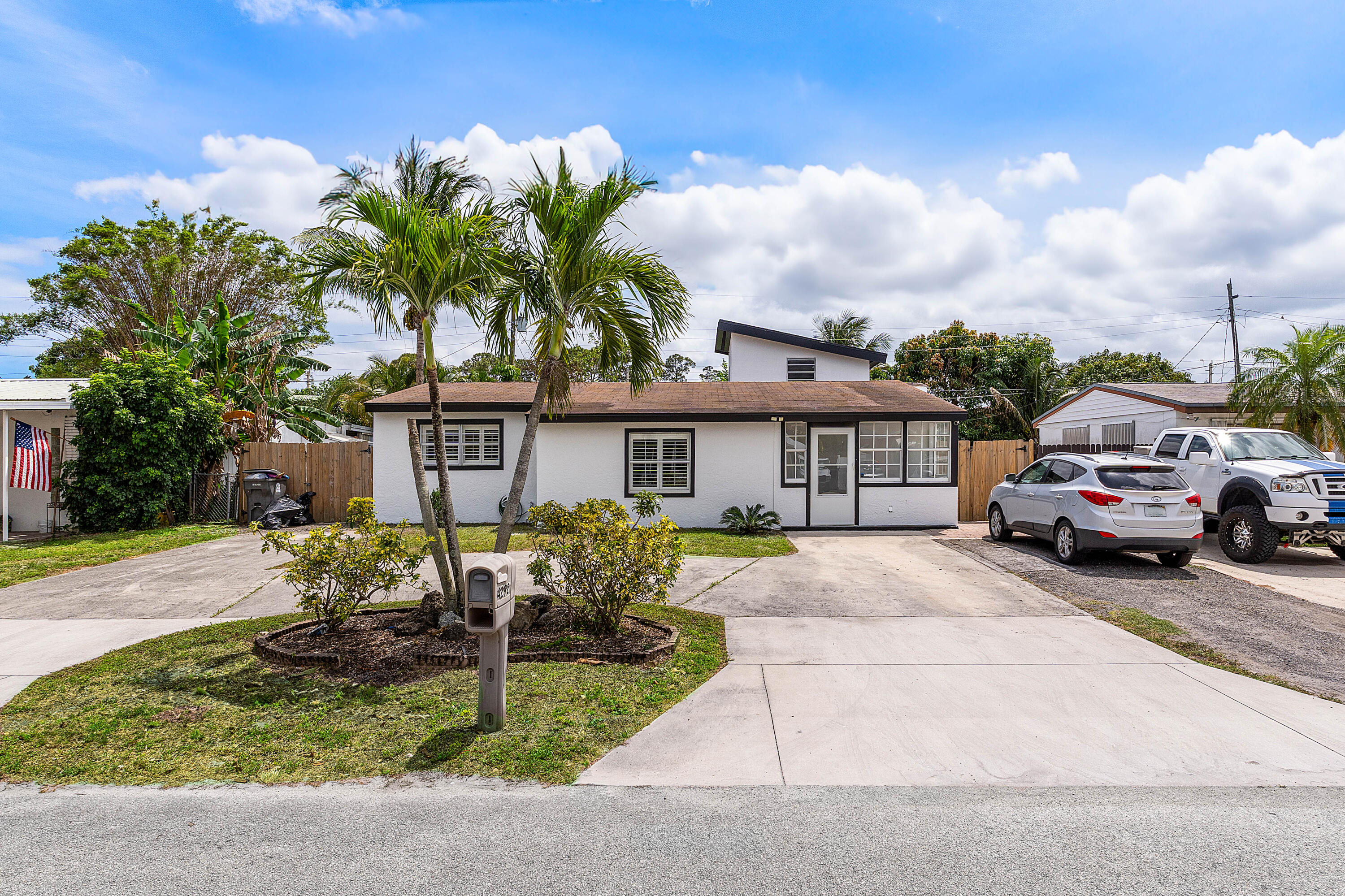 Property for Sale at 4292 Winchester Ln Lane, West Palm Beach, Palm Beach County, Florida - Bedrooms: 5 
Bathrooms: 3  - $614,999