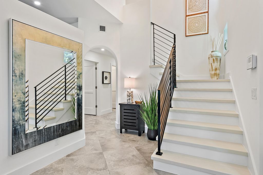 Photo of 503 Resort Lane, Palm Beach Gardens, FL 33418 (MLS # RX-11123224)