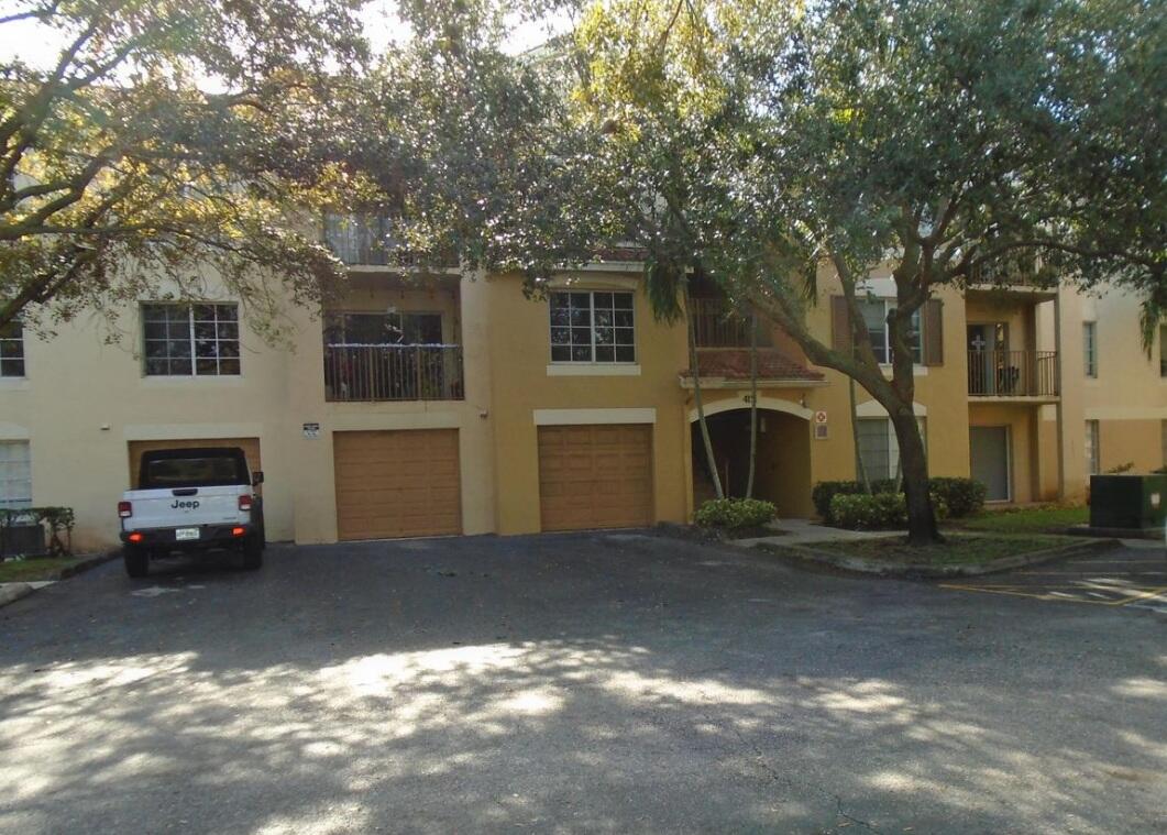 4151 San Marino Boulevard 107, West Palm Beach, Palm Beach County, Florida - 3 Bedrooms  
2 Bathrooms - 