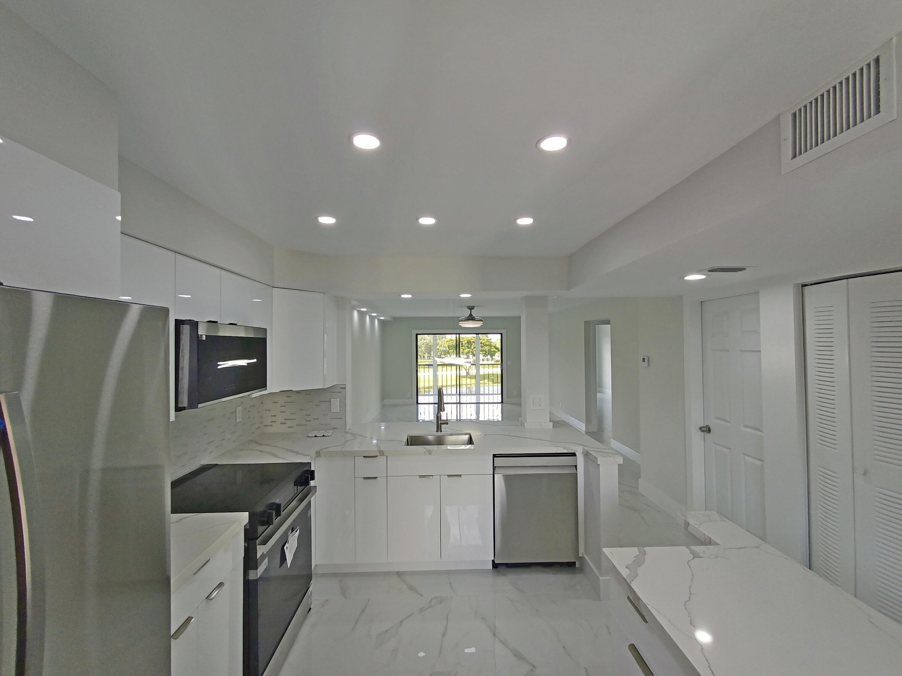 Property for Sale at 7320 Amberly Lane 305, Delray Beach, Palm Beach County, Florida - Bedrooms: 2 
Bathrooms: 2  - $319,000