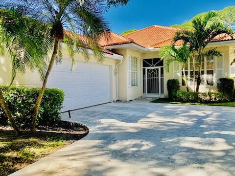 104 Lost Bridge Drive, Palm Beach Gardens, Palm Beach County, Florida - 3 Bedrooms  
2.5 Bathrooms - 