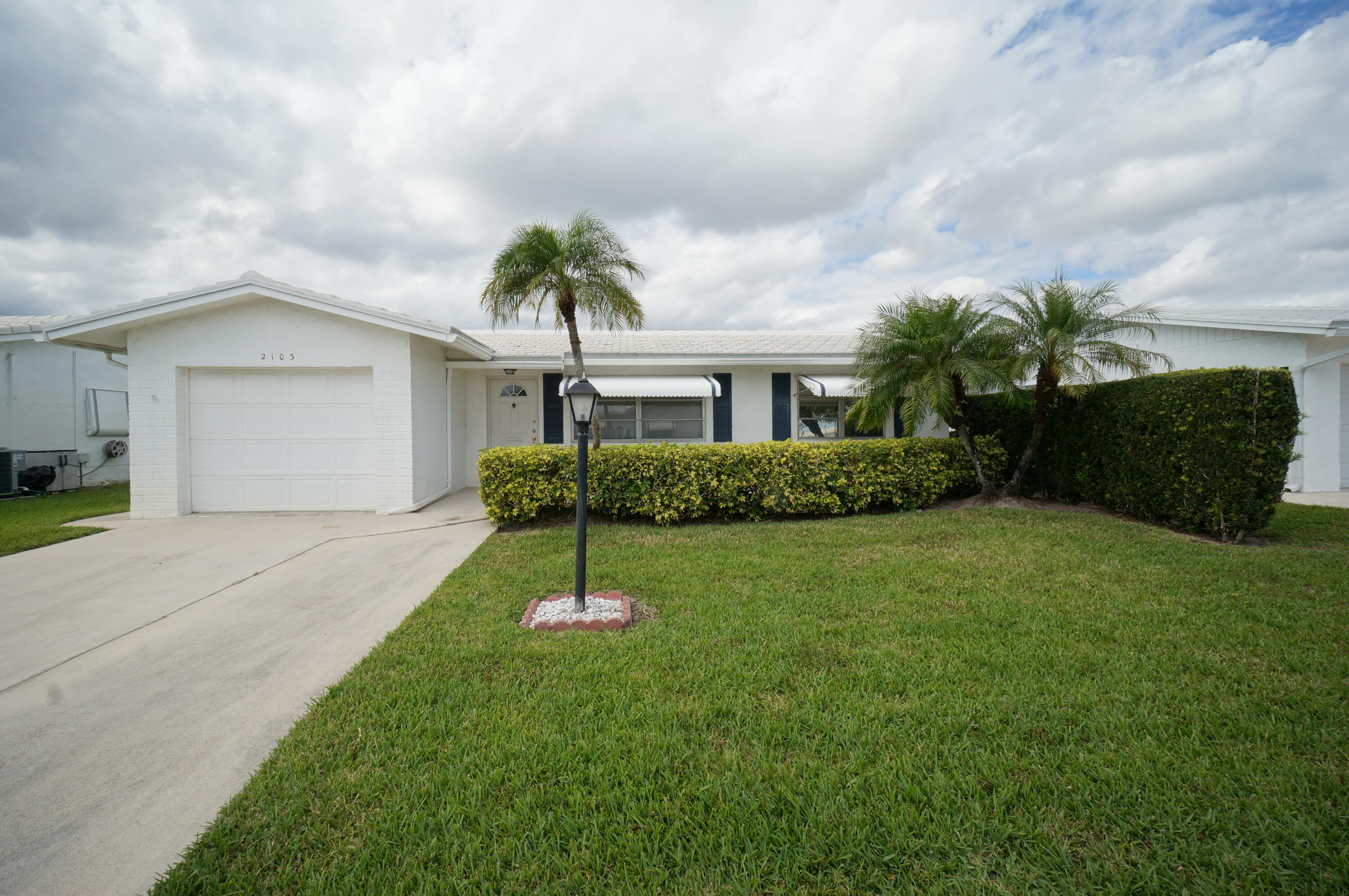Property for Sale at 2103 Sw 20th Circle, Boynton Beach, Palm Beach County, Florida - Bedrooms: 2 
Bathrooms: 2  - $299,900