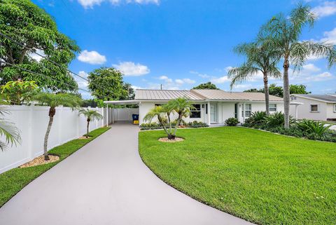 Photo of 200 Anglers Circle, Jupiter, FL 33458 (MLS # RX-11125877)