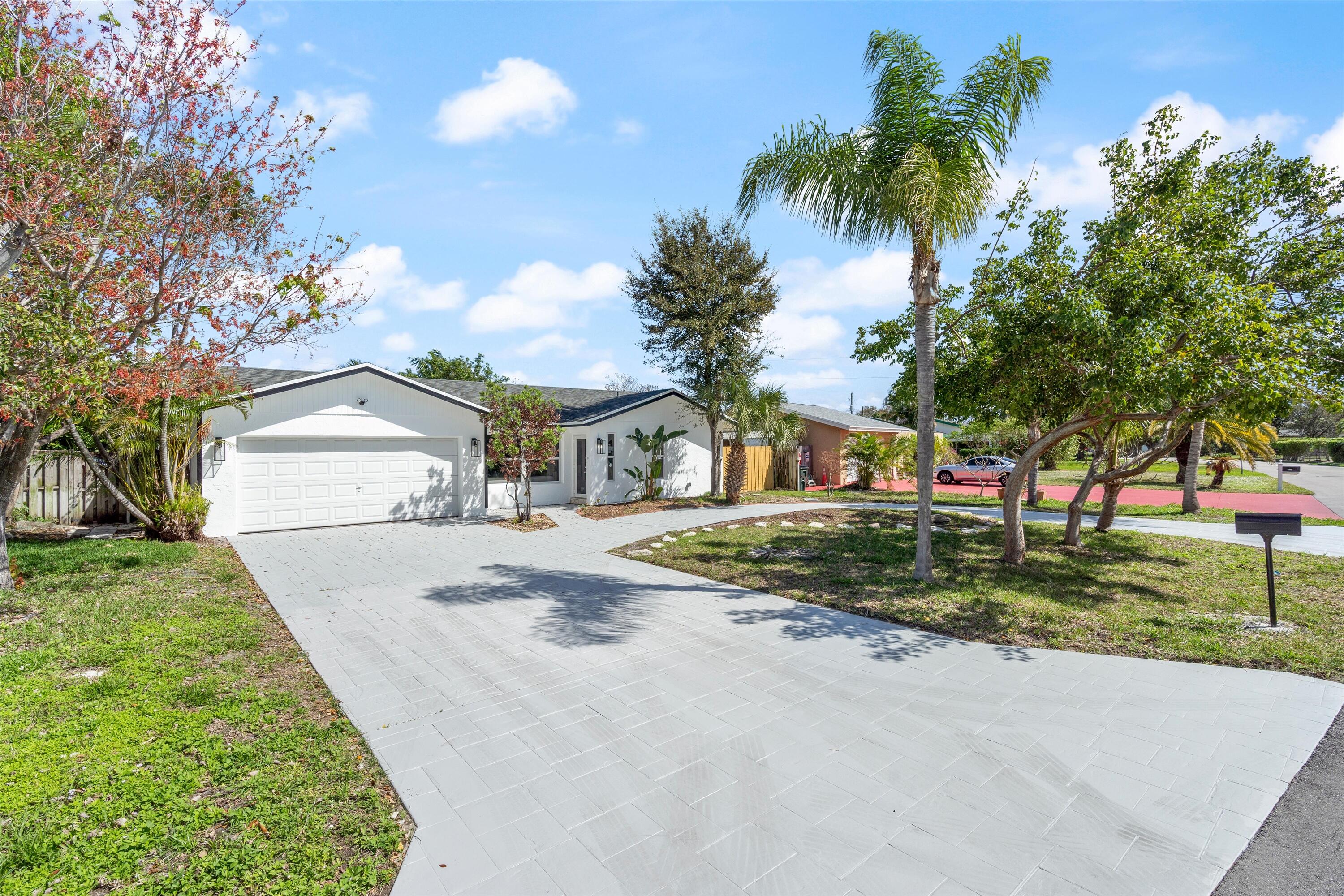 635 Kingbird Circle, Delray Beach, Palm Beach County, Florida - 3 Bedrooms  
2 Bathrooms - 