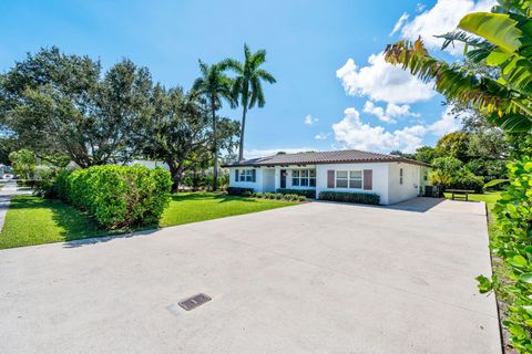 Photo of 330 Center Street, Jupiter, FL 33458 (MLS # RX-11128265)