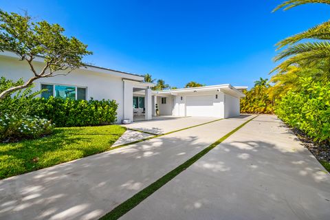 Photo of 1627 Seabreeze Boulevard, Fort Lauderdale, FL 33316 (MLS # RX-11082283)
