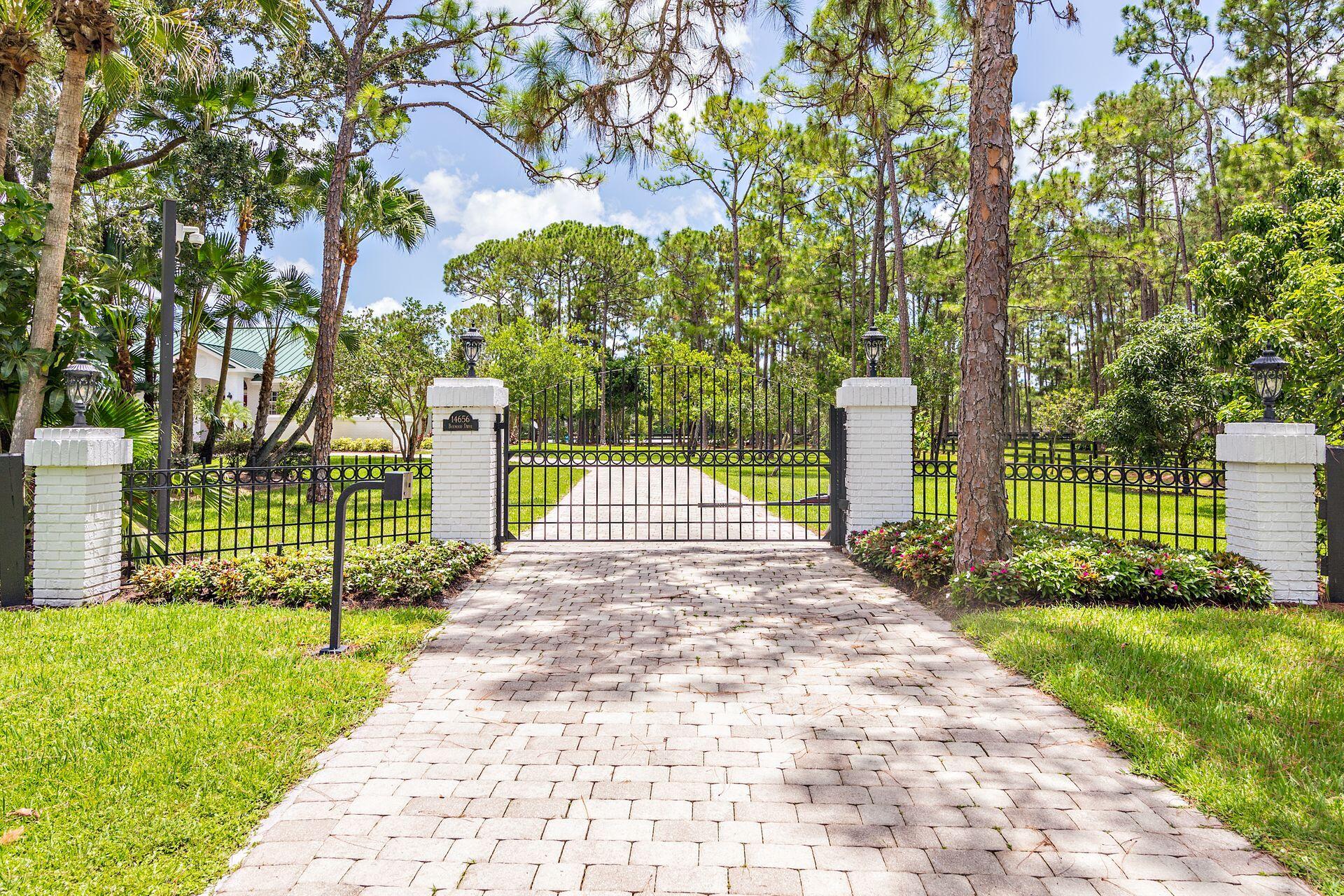 Property for Sale at 14656 Boxwood Drive, Palm Beach Gardens, Palm Beach County, Florida - Bedrooms: 6 
Bathrooms: 6  - $3,850,000